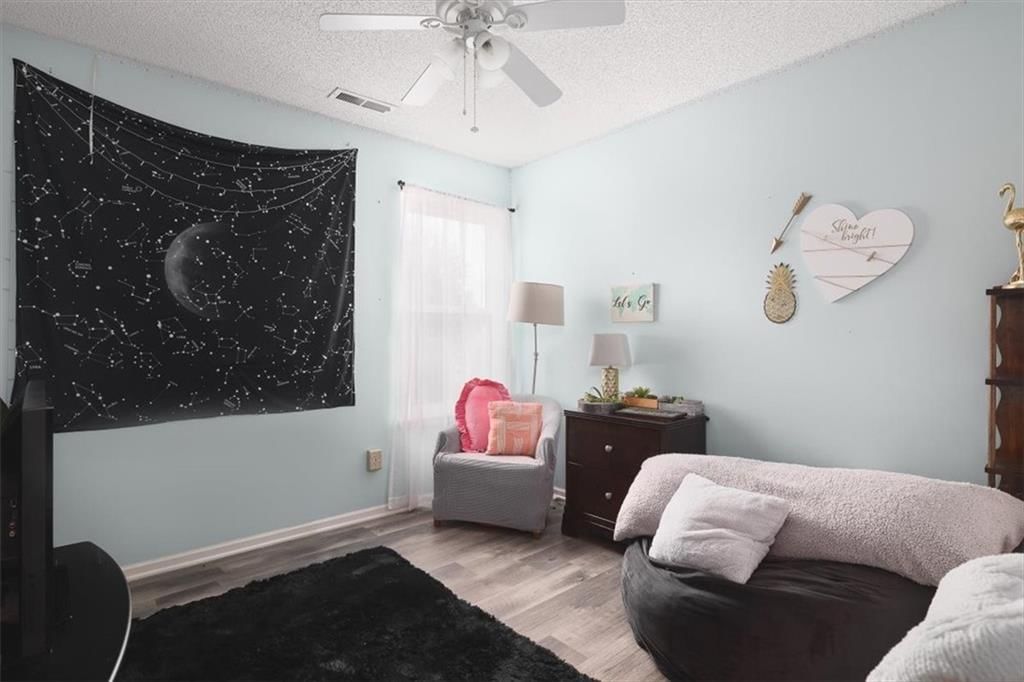 1406 NE Hunters Court — photo 18