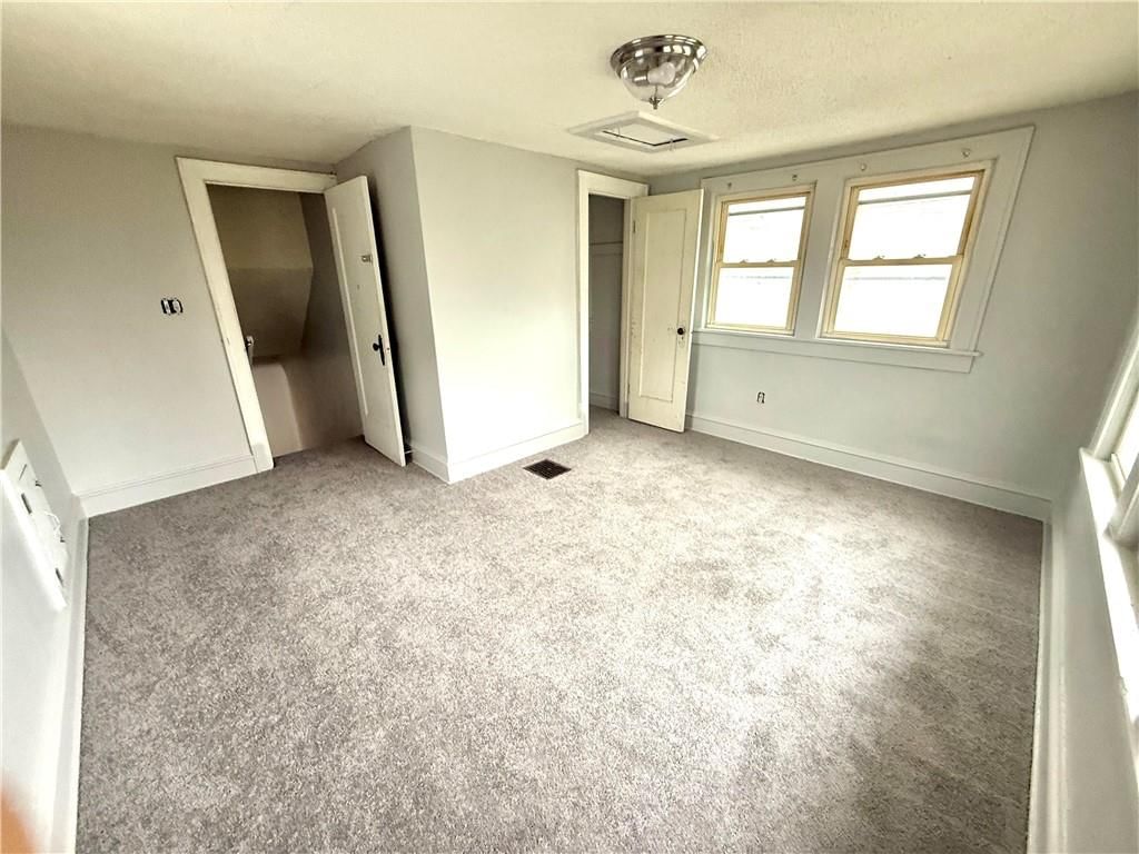 5216 Brooklyn Avenue — photo 13