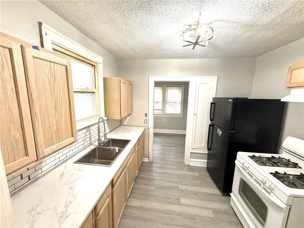 5216 Brooklyn Avenue — photo 7