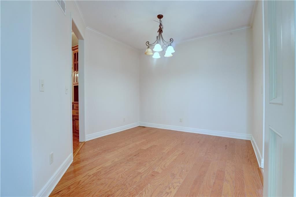 2110 NE Colonnade Avenue — photo 3