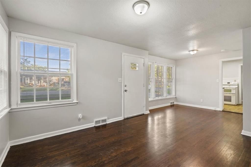 5529 Hunter Street — photo 3