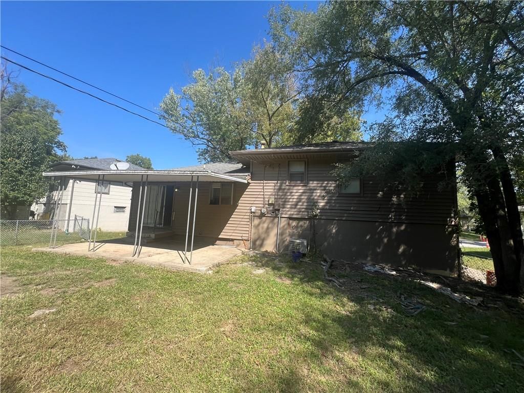 12018 Belmont Avenue — photo 16