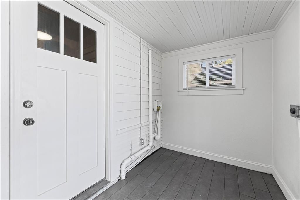 1864 Glendale Avenue — photo 20