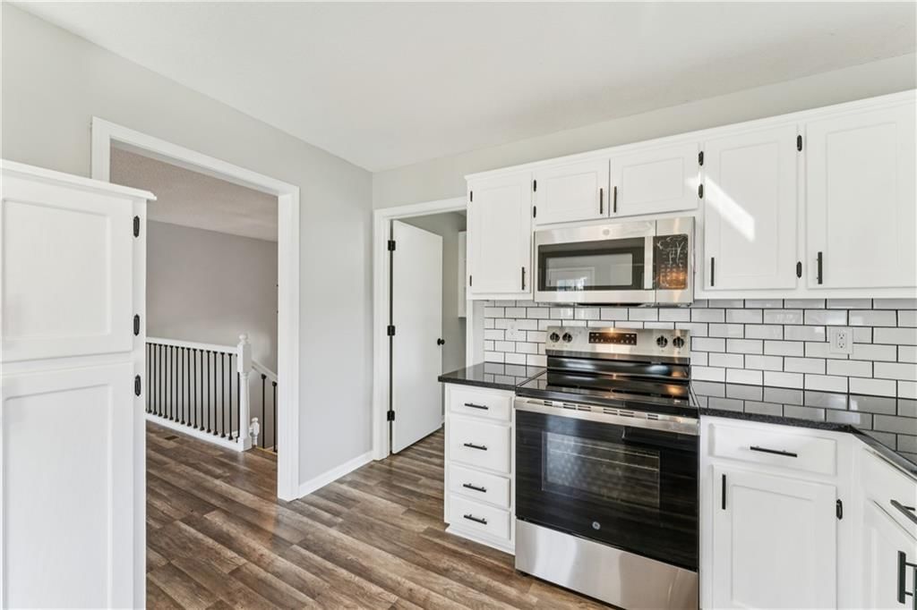949 SW Daney Drive — photo 14
