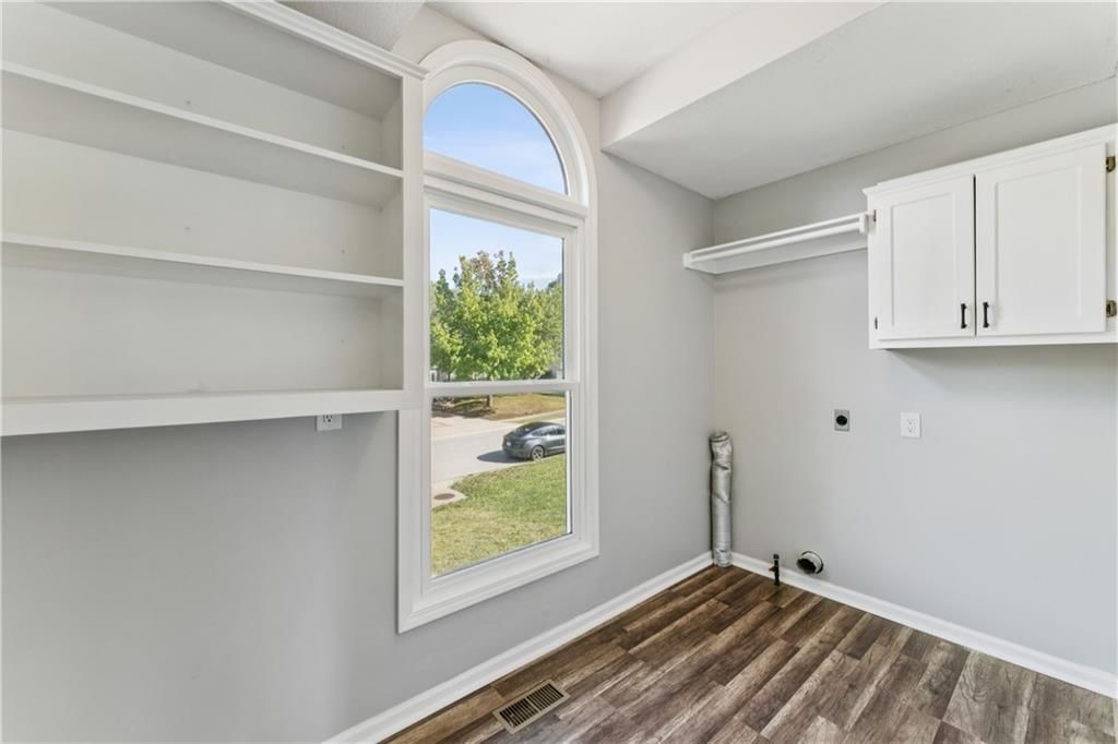 949 SW Daney Drive — photo 18