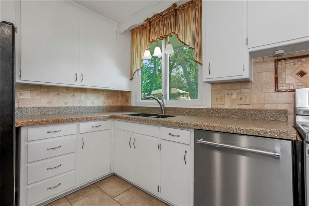 7305 Robinson Street — photo 8