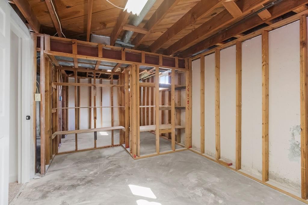 7041 Russell Street — photo 34