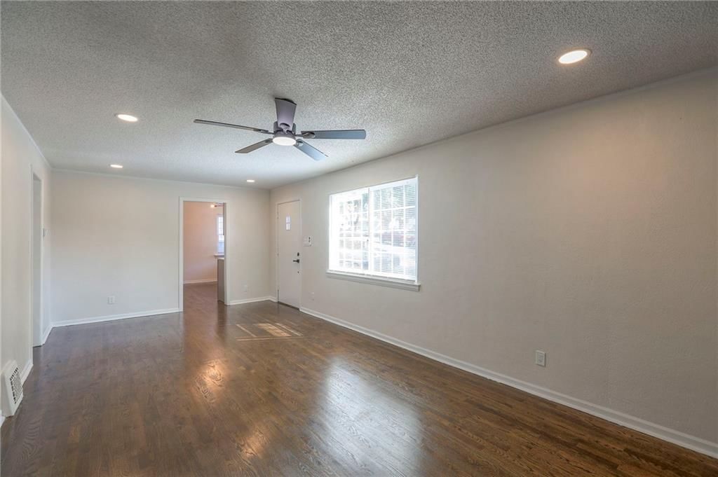 1124 NE Davidson Court — photo 6