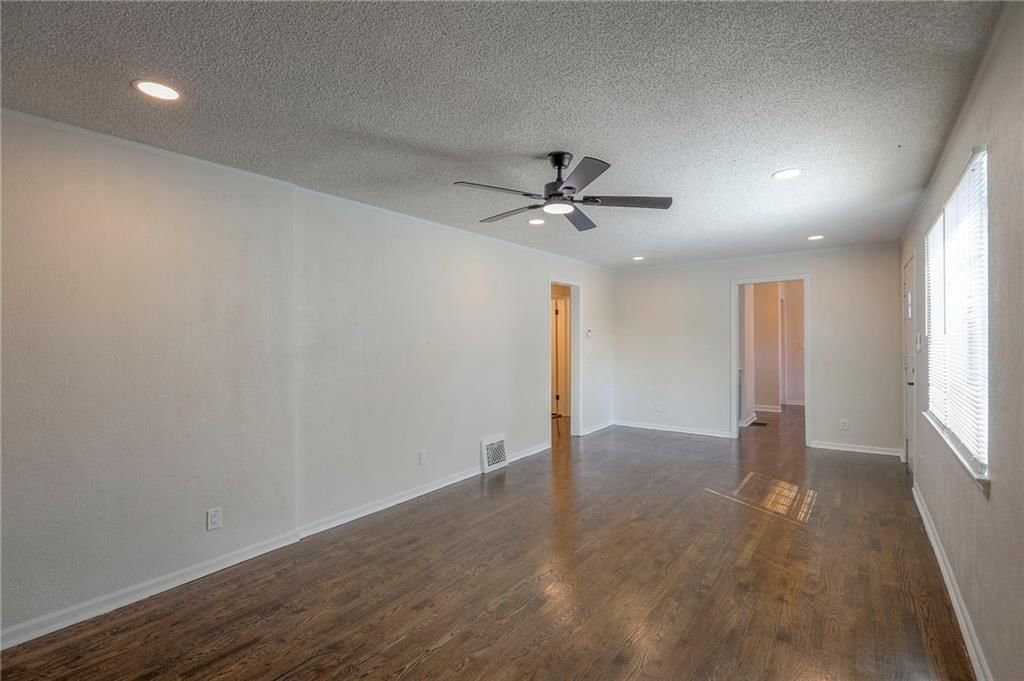 1124 NE Davidson Court — photo 7