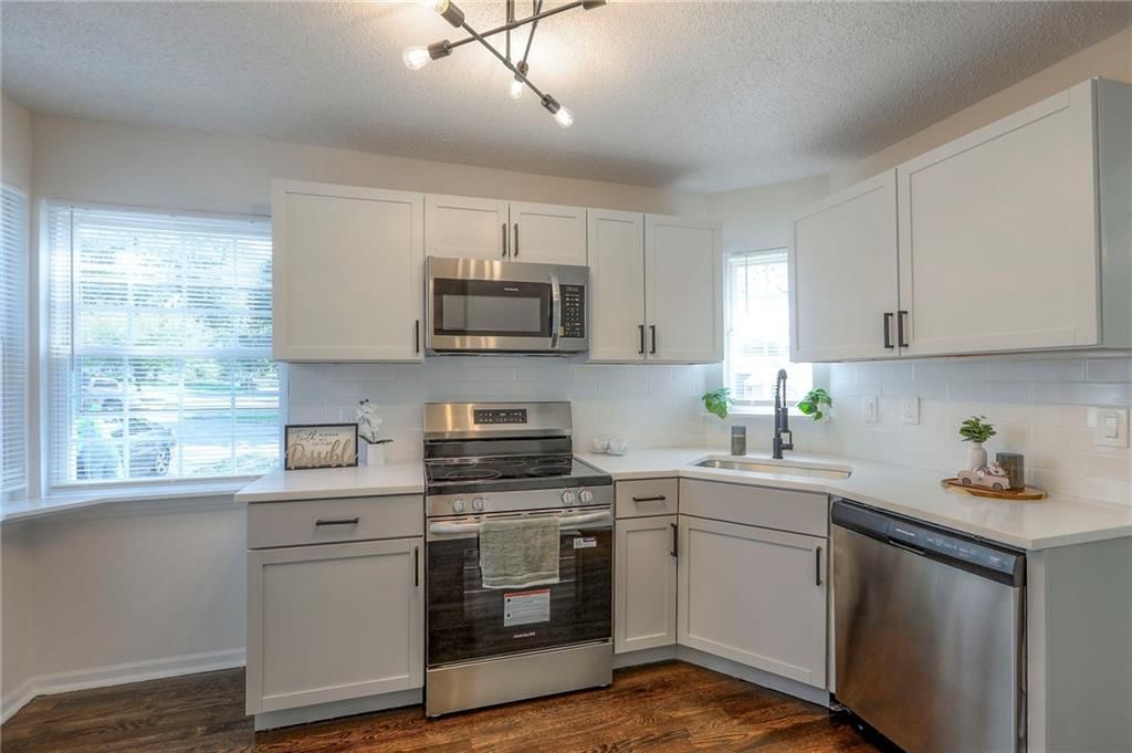 1124 NE Davidson Court — photo 9