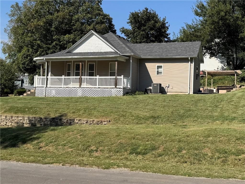 502 Nebraska Street — photo 3