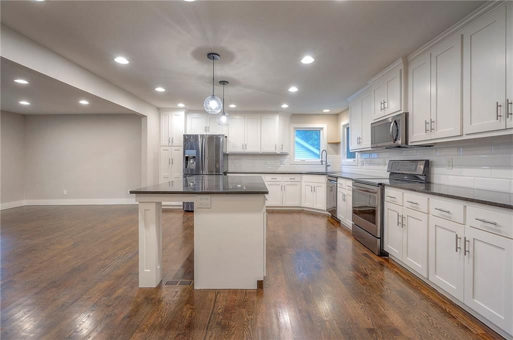 14129 S Locust Street — photo 17