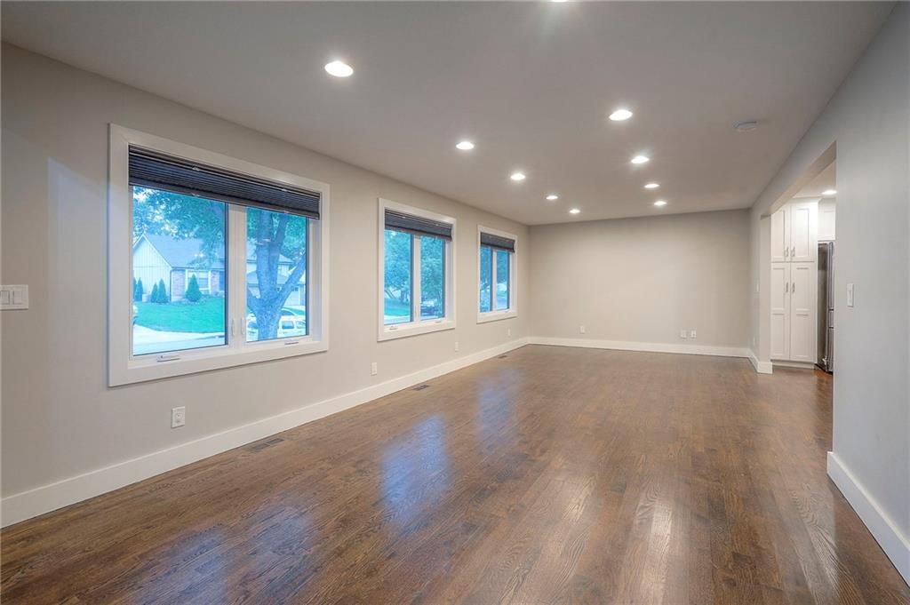 14129 S Locust Street — photo 8