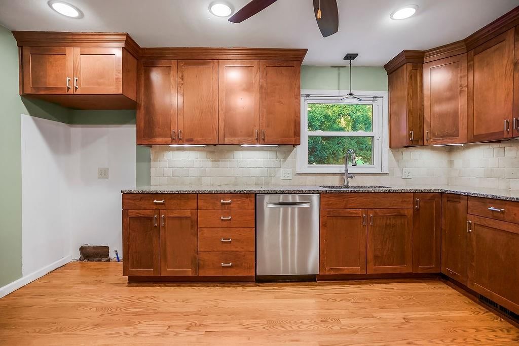 5620 Monrovia Street — photo 9