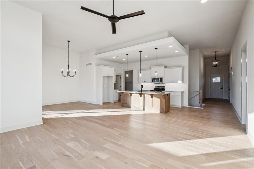 2153 Black Walnut Drive — photo 4