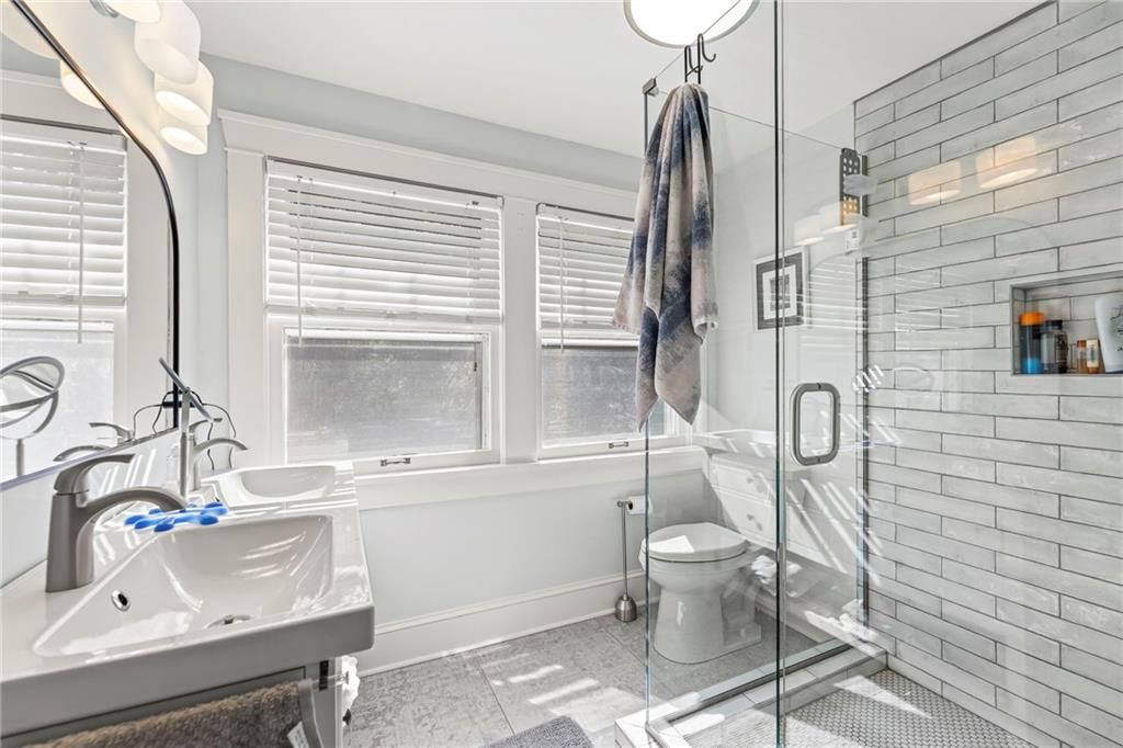 129 W 61st Terrace — photo 24