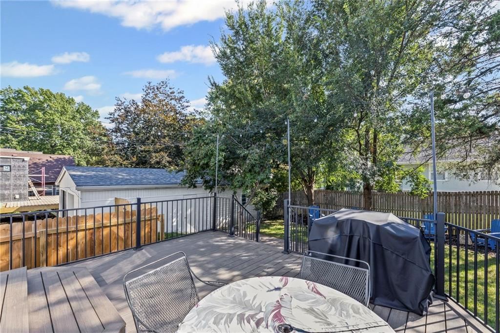 129 W 61st Terrace — photo 36