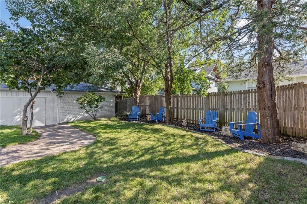 129 W 61st Terrace — photo 37