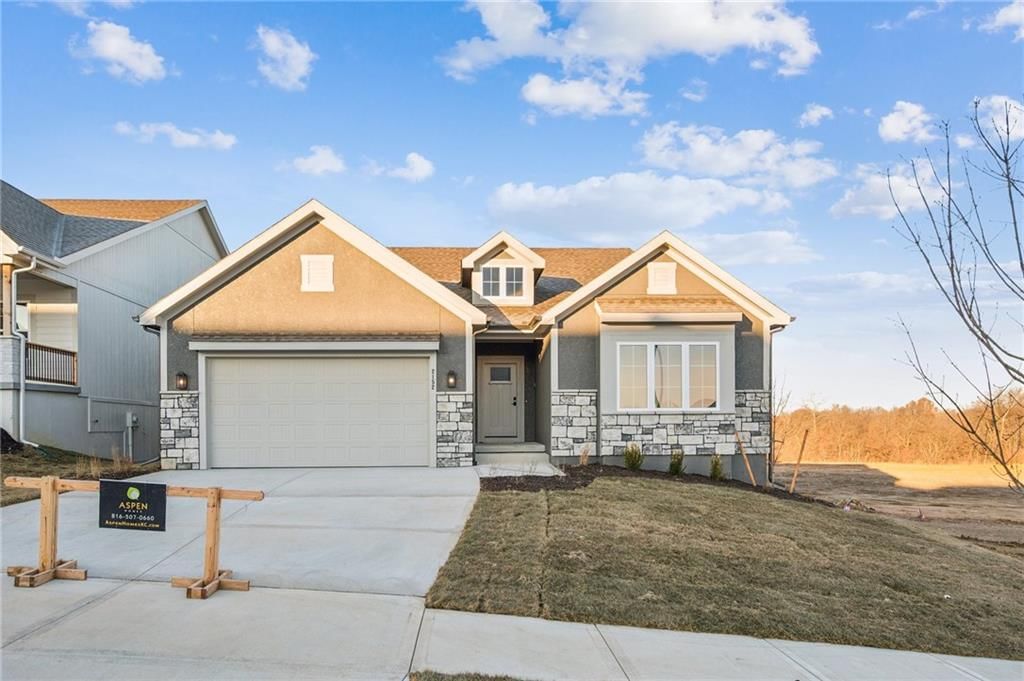 2152 Black Walnut Drive, Liberty, MO