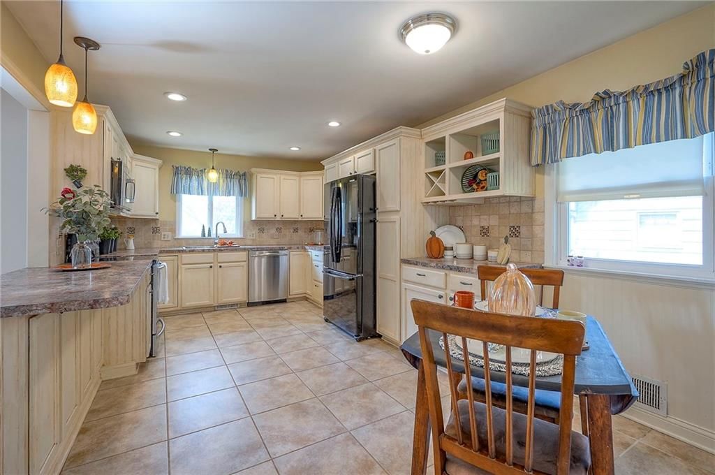 12506 Monroe Avenue — photo 10