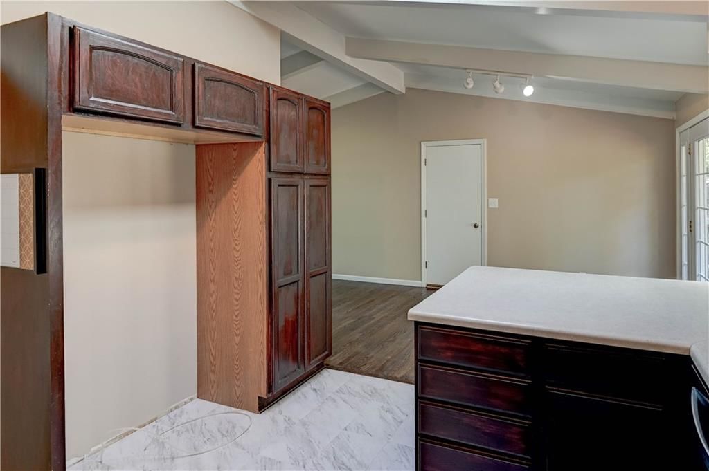 2400 NE SHADY LANE Drive — photo 17