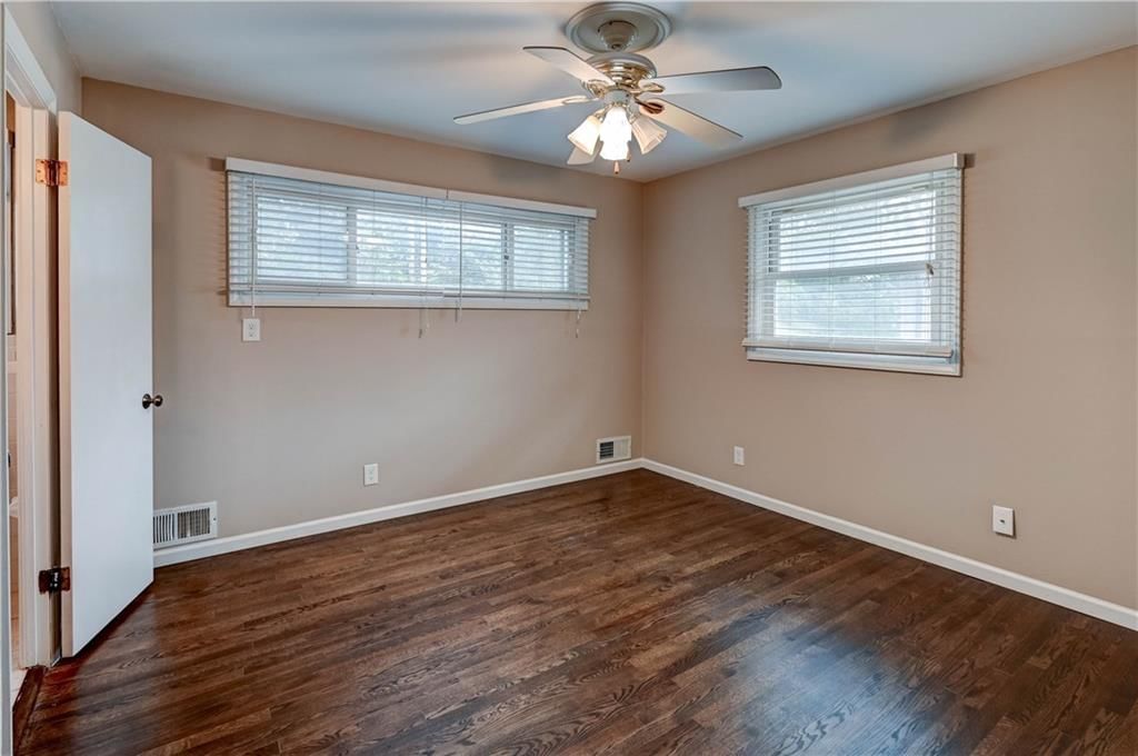 2400 NE SHADY LANE Drive — photo 22