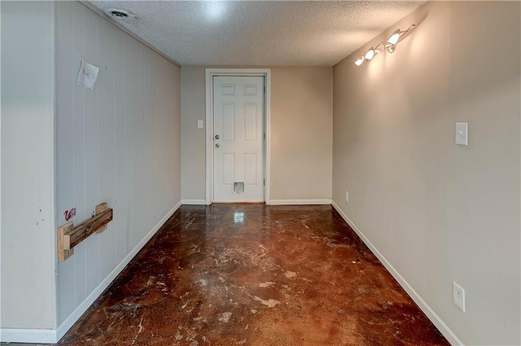 2400 NE SHADY LANE Drive — photo 32