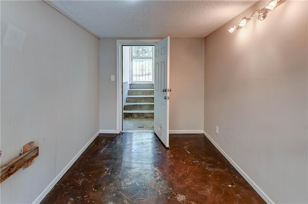 2400 NE SHADY LANE Drive — photo 33