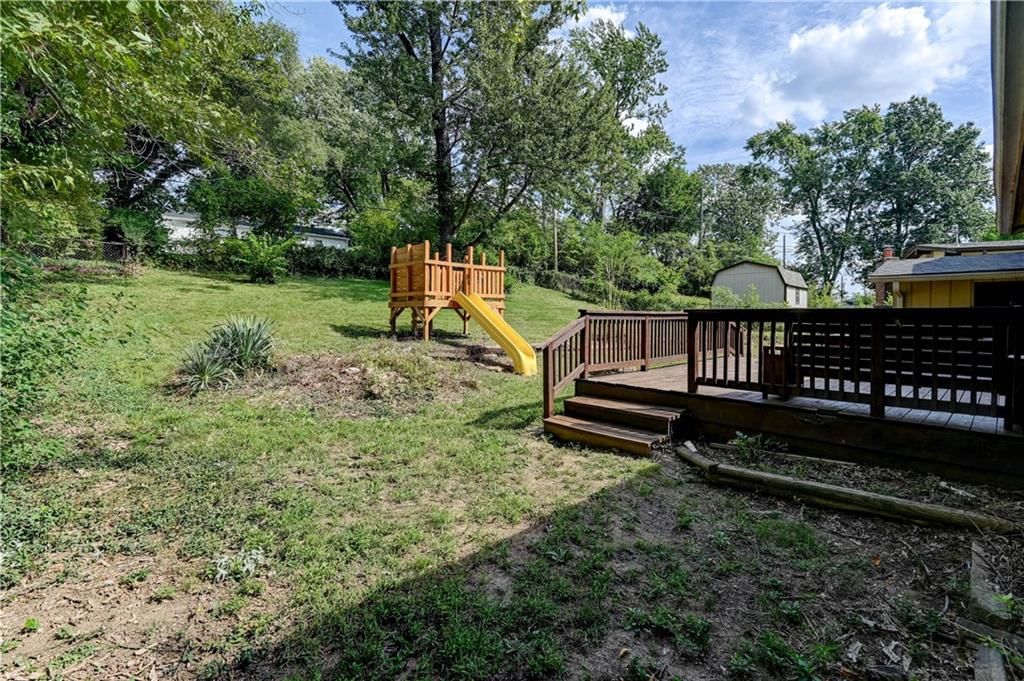 2400 NE SHADY LANE Drive — photo 39