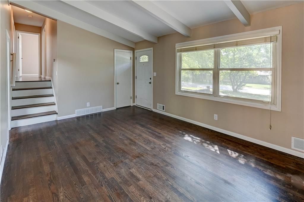 2400 NE SHADY LANE Drive — photo 7