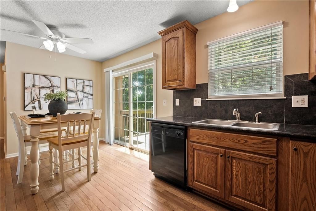 3304 N 103rd Court — photo 7