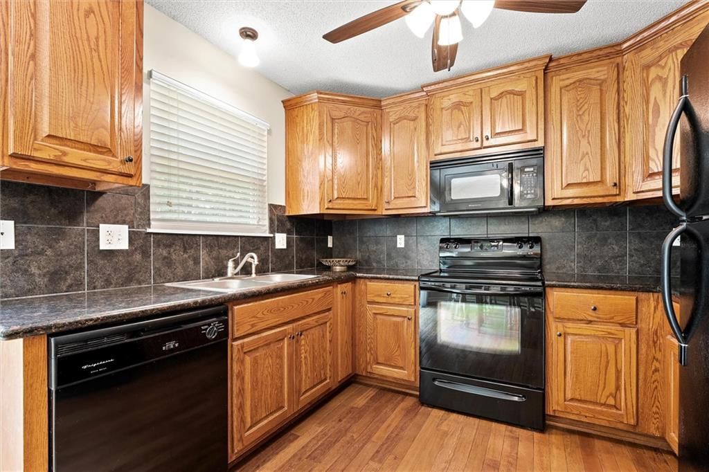 3304 N 103rd Court — photo 8