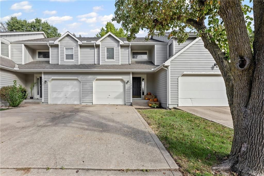 10812 W 116th Street, Overland Park, KS