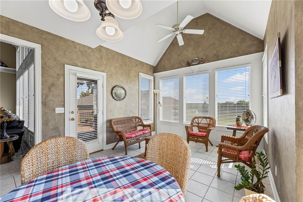 19220 W 98th Terrace — photo 16