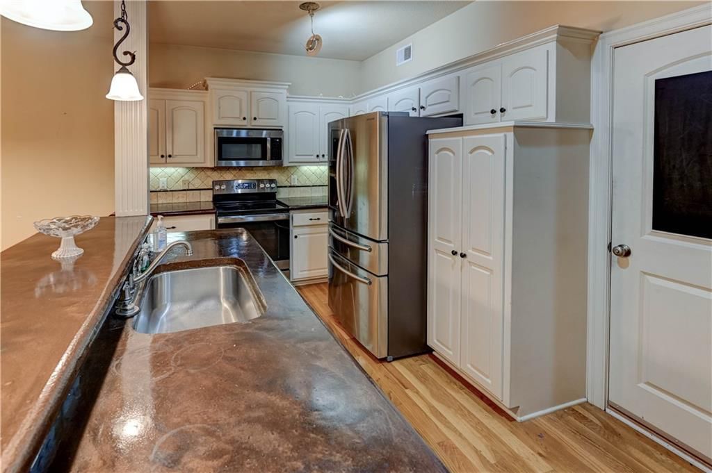 820 SW 36th Street — photo 15