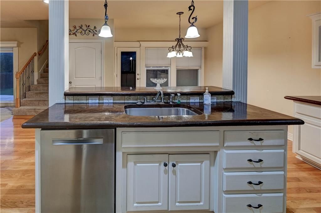 820 SW 36th Street — photo 17