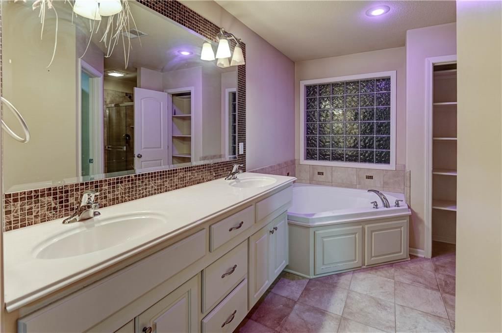 820 SW 36th Street — photo 33