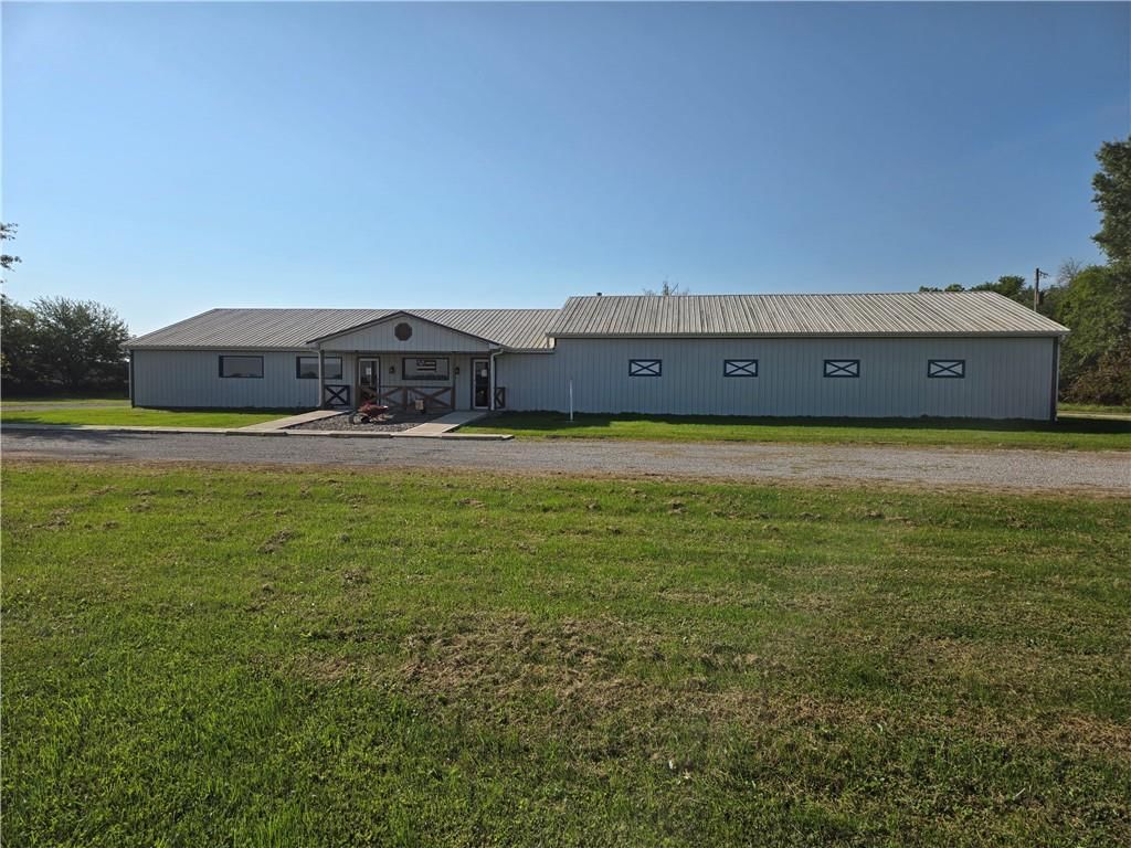 795 NE St. Rt. 18 Highway — photo 1