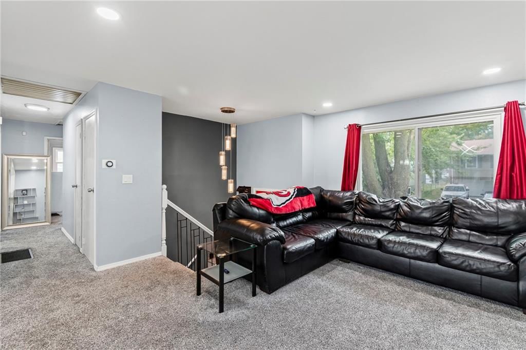 2209 Park Avenue — photo 3