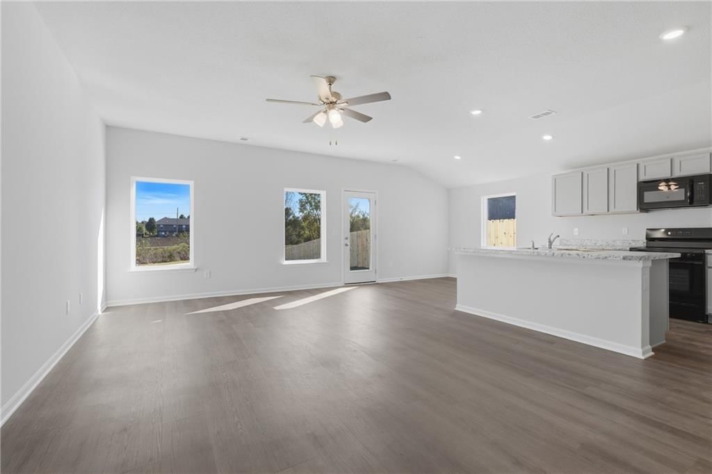 549 N Persimmon Street — photo 11