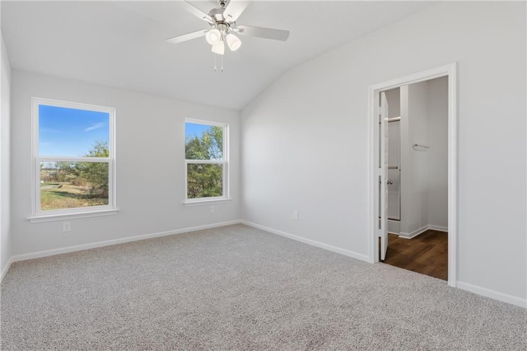 549 N Persimmon Street — photo 12