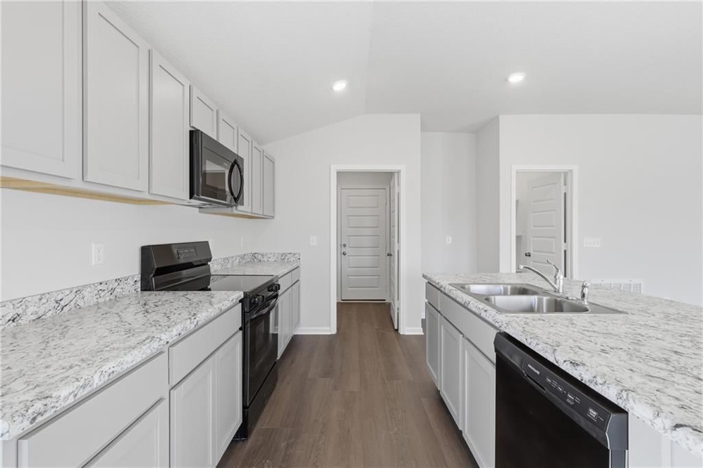 549 N Persimmon Street — photo 7