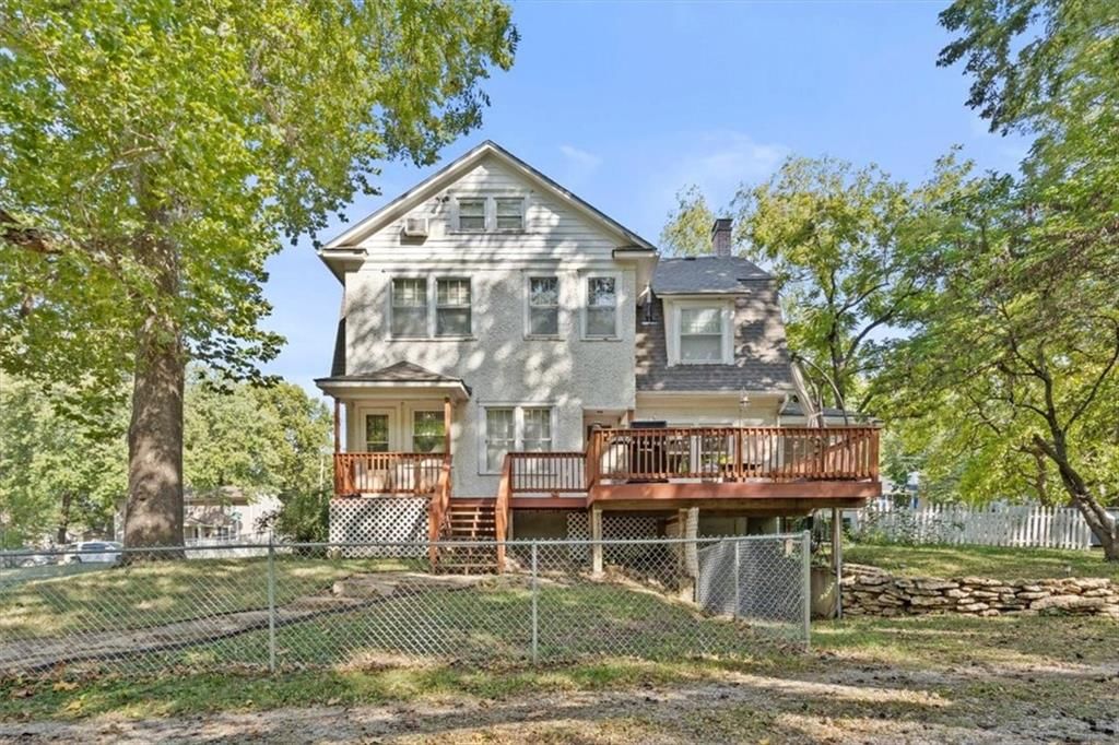 501 E Spruce Street — photo 34