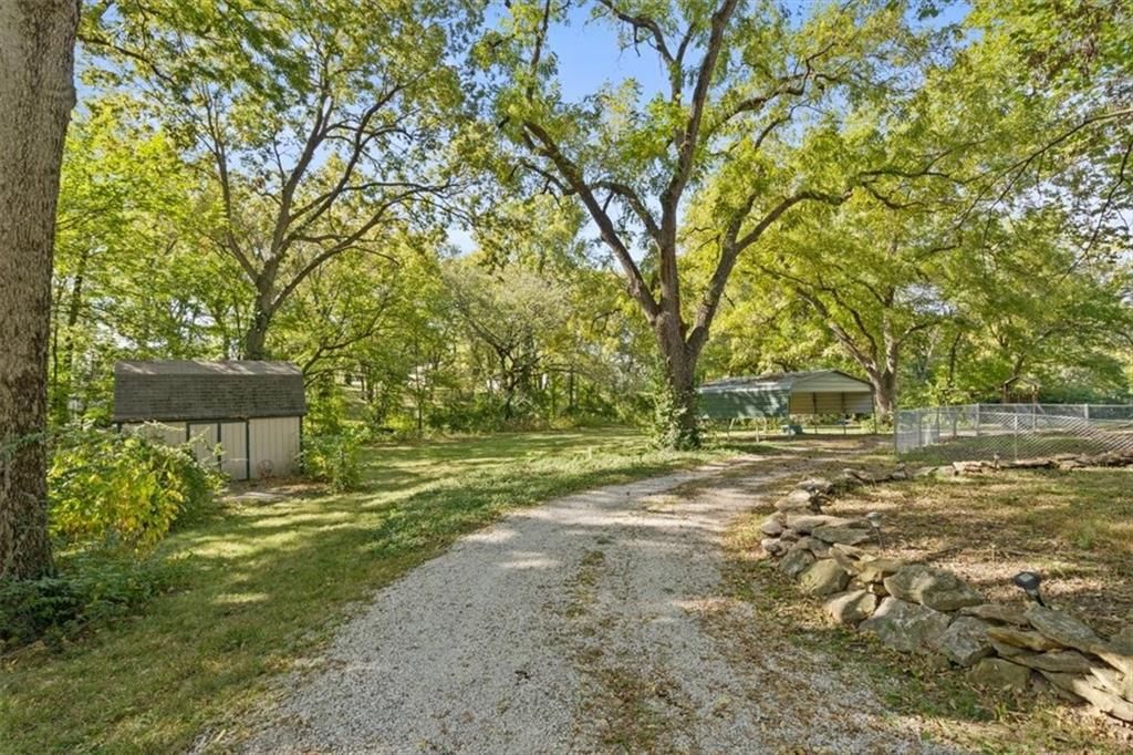 501 E Spruce Street — photo 35