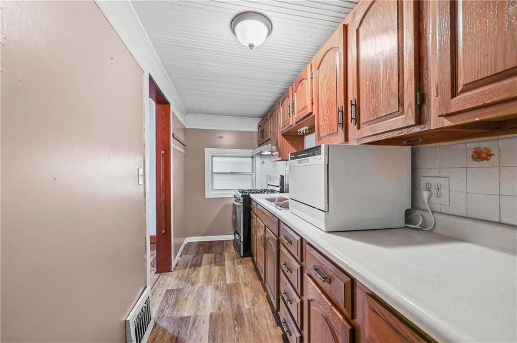 318 E Walnut Street — photo 7