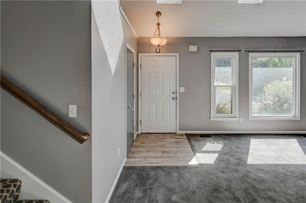 820 Black Oak Drive — photo 2
