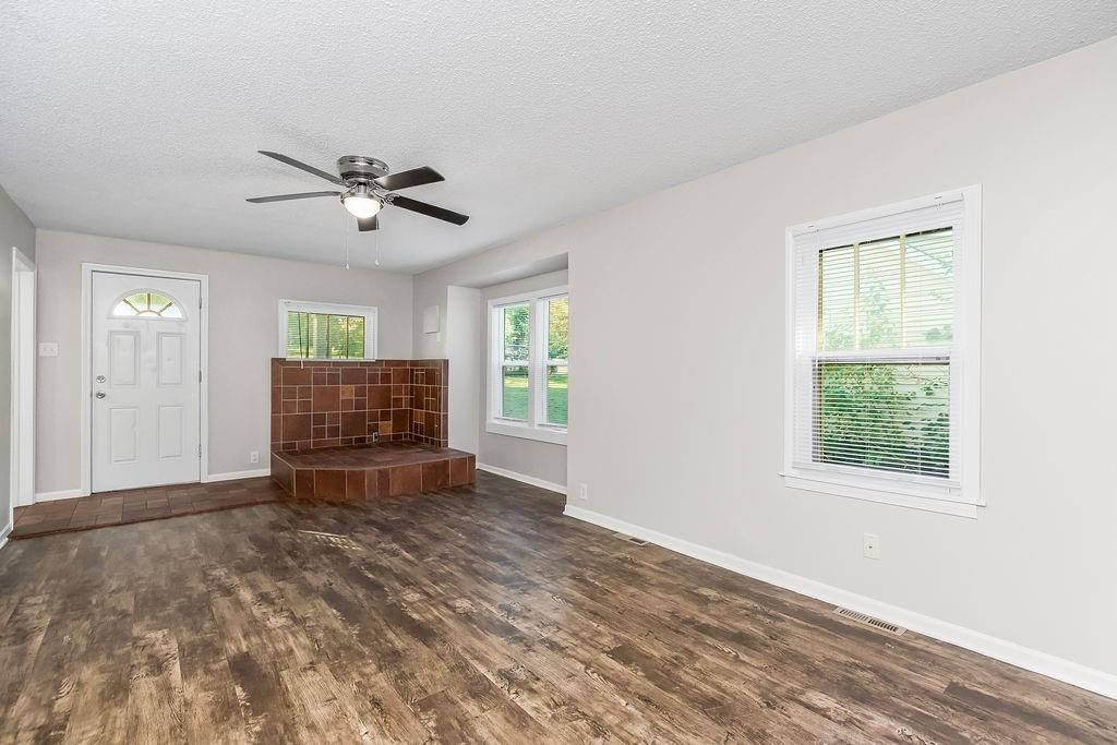 1502 S Pleasant Street — photo 4