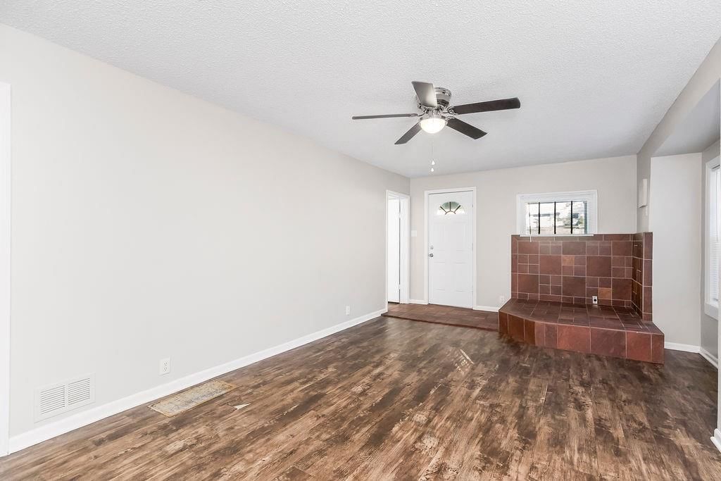 1502 S Pleasant Street — photo 5