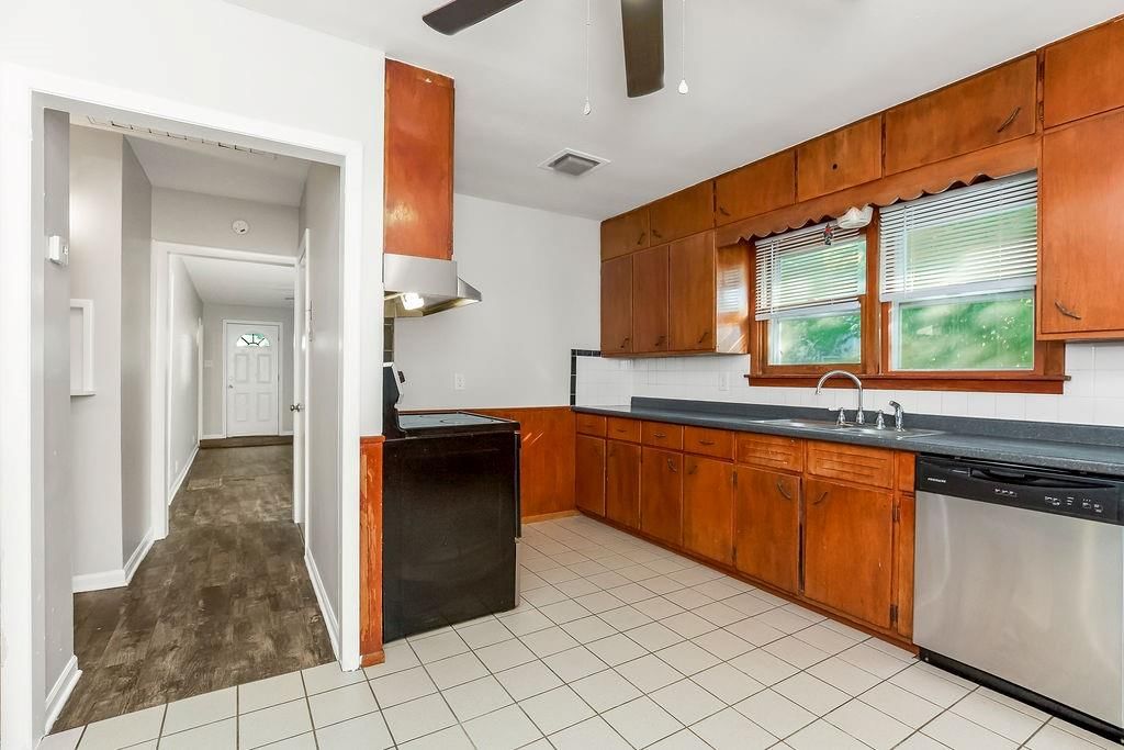 1502 S Pleasant Street — photo 7