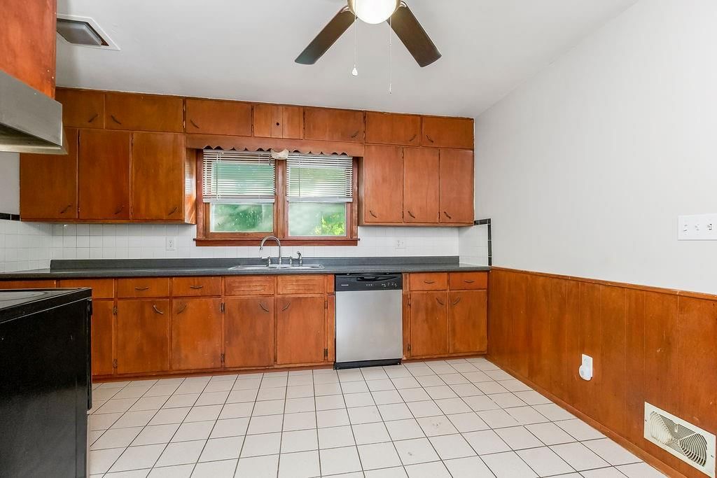 1502 S Pleasant Street — photo 10
